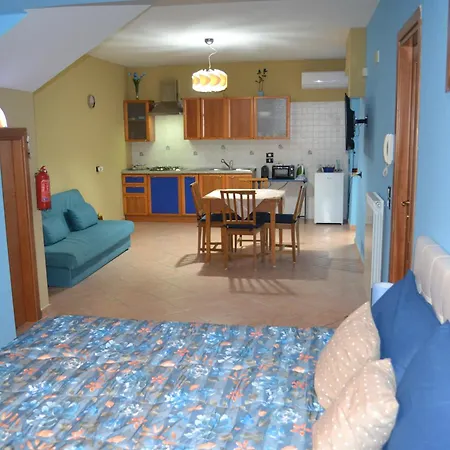 La Casa Di Gastone Bed & Breakfast 3*